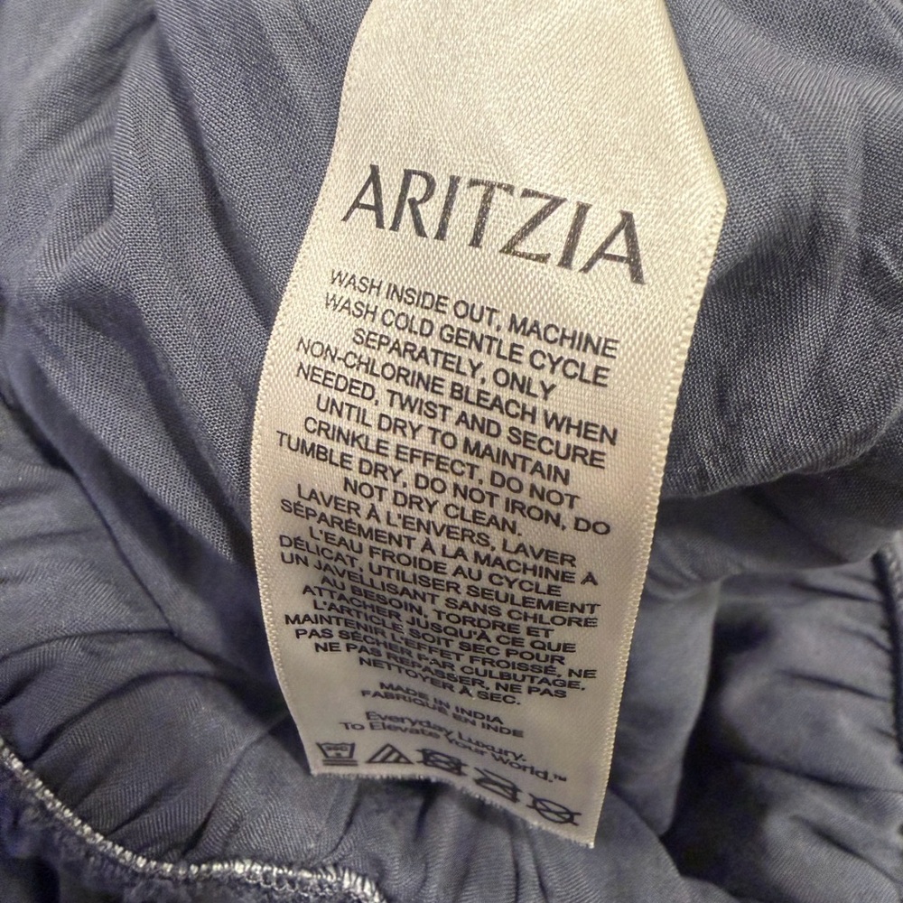 Aritzia Damasque Skirt in Vintage Navy size Large - Picture 12 of 12